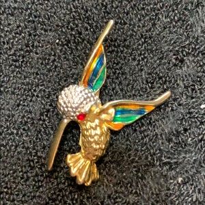 Hummingbird pin